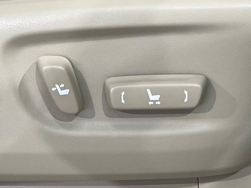 2023 Toyota Land Cruiser Prado 3BA-TRJ150W (UW-6a9f7ee3bb537)[26]