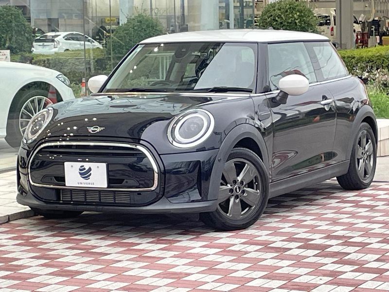 2022 Rover Mini 3DA-XY15MW (UW-6a9f7f0f682b3)[0]