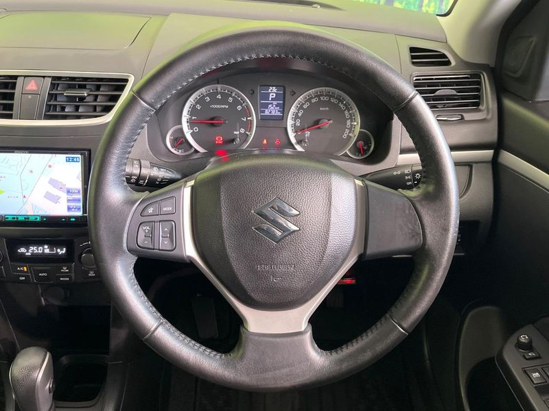 2011 Suzuki Swift DBA-ZC72S (UW-6a9f7f2518193)[26]