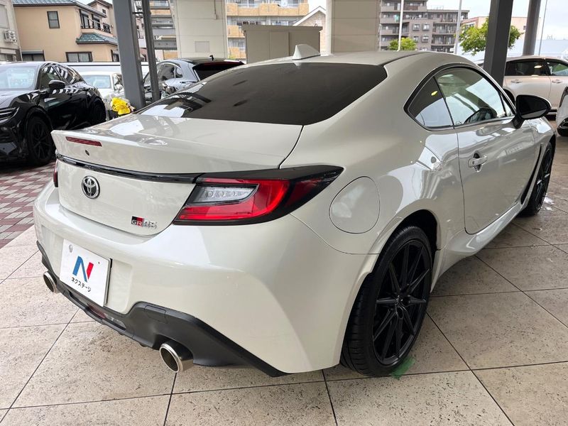 2023 Toyota GR86 3BA-ZN8 (UW-6a9f7f2e8e726)[24]