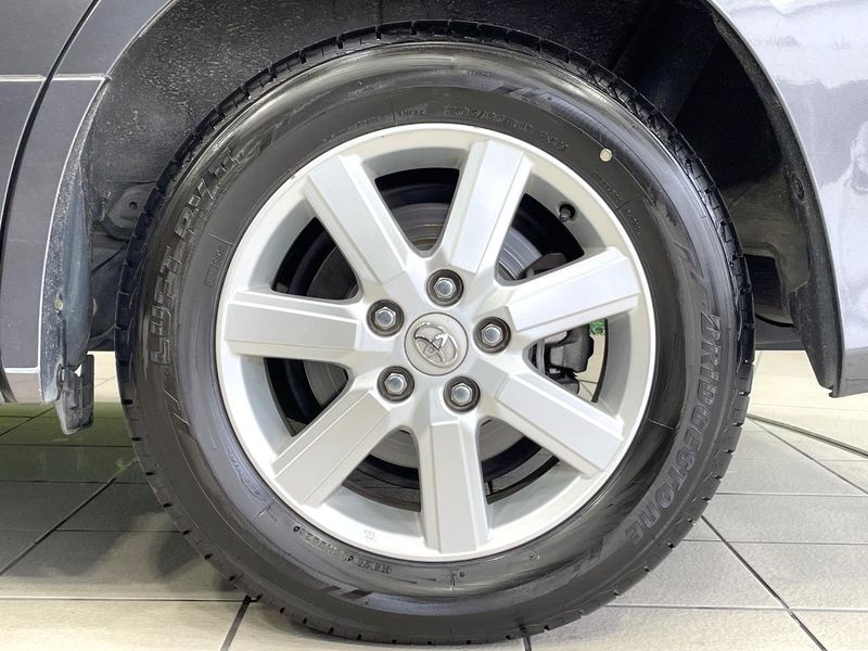 2009 Toyota Noah DBA-ZRR70W (UW-6a9f7f2f87458)[11]