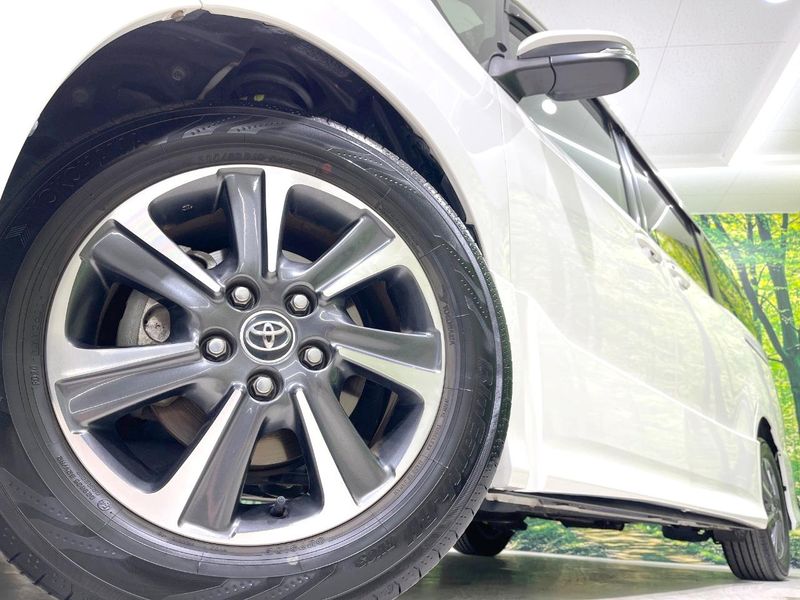 2017 Toyota Voxy DBA-ZRR80W (UW-6a9f7f37684a0)[10]
