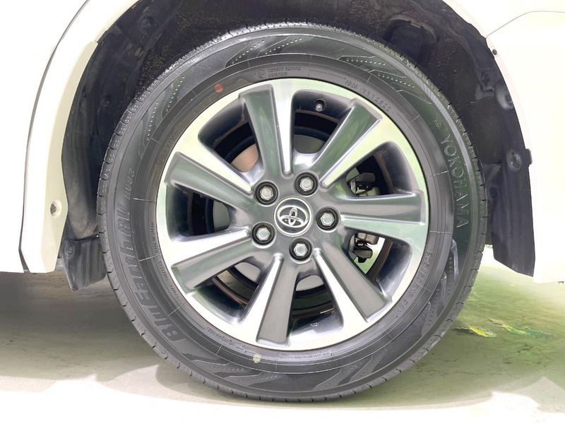 2017 Toyota Voxy DBA-ZRR80W (UW-6a9f7f37684a0)[14]