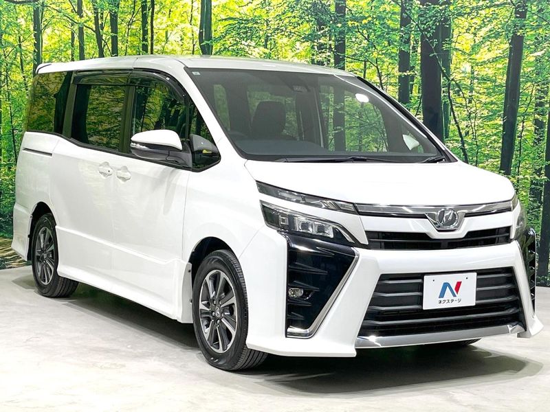 2017 Toyota Voxy DBA-ZRR80W (UW-6a9f7f37684a0)[6]