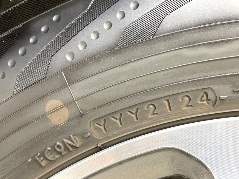 2017 Toyota Esquire DBA-ZRR80G (UW-6a9f7f37f0e70)[9]