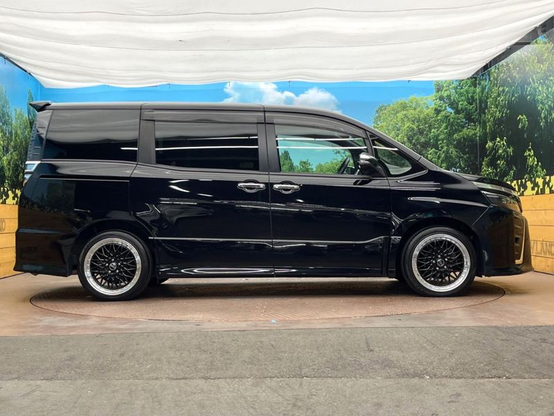 2018 Toyota Voxy DBA-ZRR80W (UW-6a9f7f3a7cb13)[16]