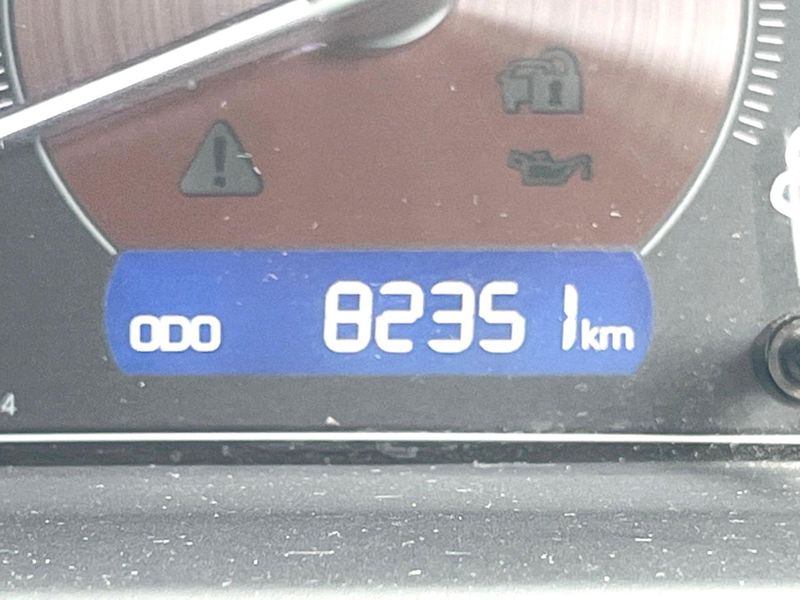 2019 Toyota Esquire DBA-ZRR80G (UW-6a9f7f3c40dca)[2]