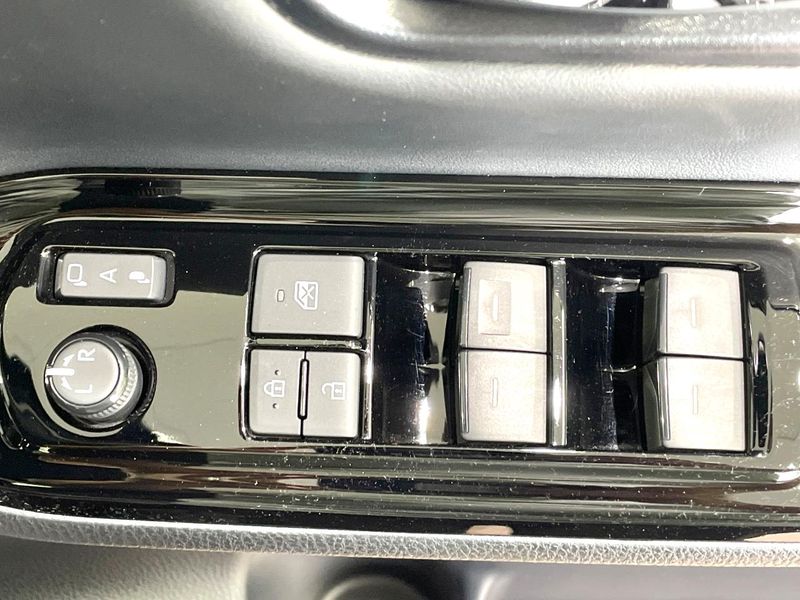 2021 Toyota Voxy 3BA-ZRR80W (UW-6a9f7f3fb9fa9)[10]