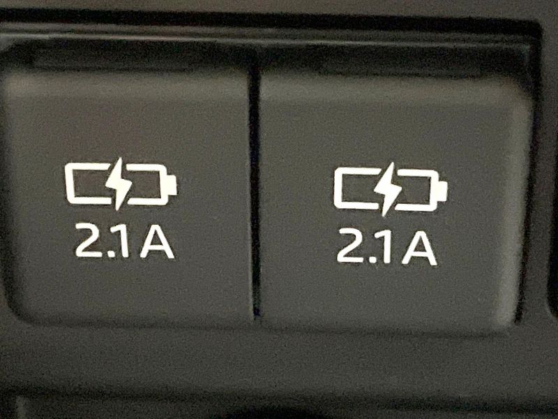 2021 Toyota Voxy 3BA-ZRR80W (UW-6a9f7f3fb9fa9)[21]