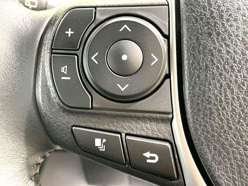 2021 Toyota Voxy 3BA-ZRR80W (UW-6a9f7f3fb9fa9)[19]