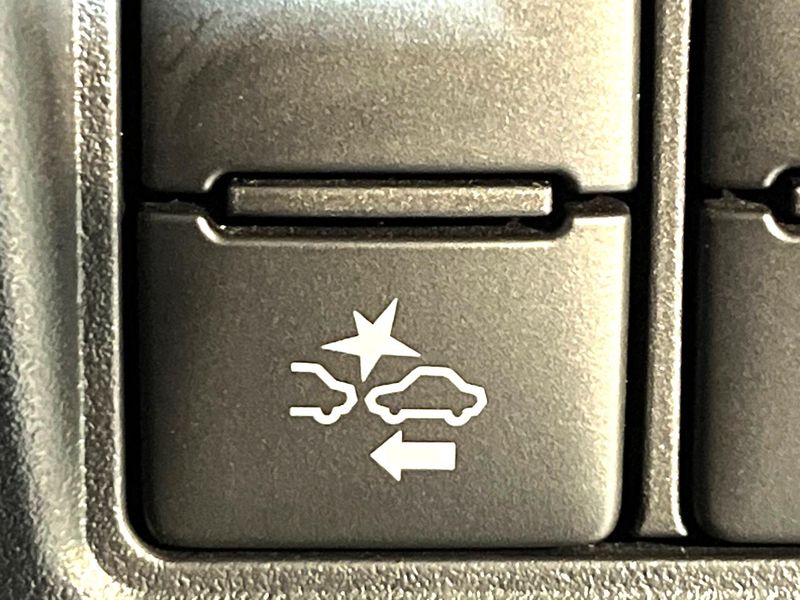 2018 Toyota Voxy DBA-ZRR85W (UW-6a9f7f41f1a76)[14]