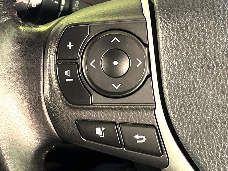 2018 Toyota Voxy DBA-ZRR85W (UW-6a9f7f41f1a76)[26]