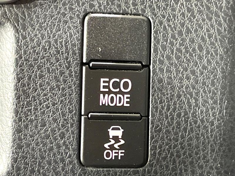 2018 Toyota Voxy DBA-ZRR85W (UW-6a9f7f427cddc)[24]