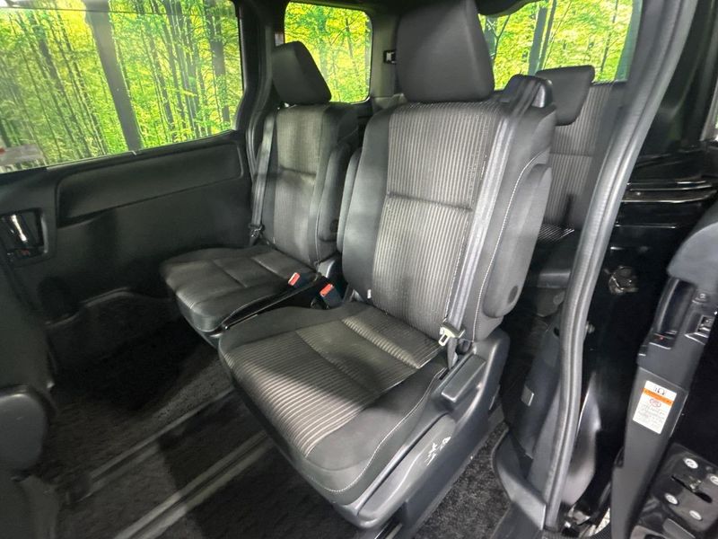 2019 Toyota Voxy DBA-ZRR85W (UW-6a9f7f444d1f5)[17]