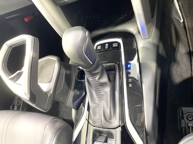 2025 Toyota Corolla Cross 6AA-ZVG13 (UW-6a9f7f519cfd0)[21]