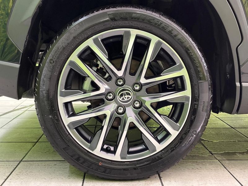 2025 Toyota Corolla Cross 6AA-ZVG13 (UW-6a9f7f540ce79)[16]