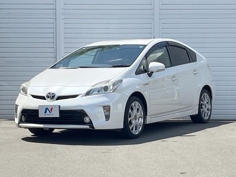 2013 Toyota Prius DAA-ZVW30 (UW-6a9f7f57226cb)[0]