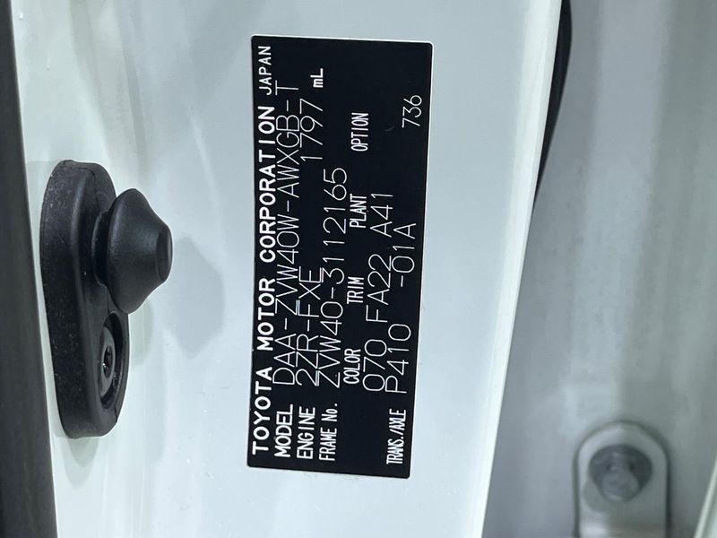 2015 Toyota Prius α DAA-ZVW40W (UW-6a9f7f5b9b734)[1]