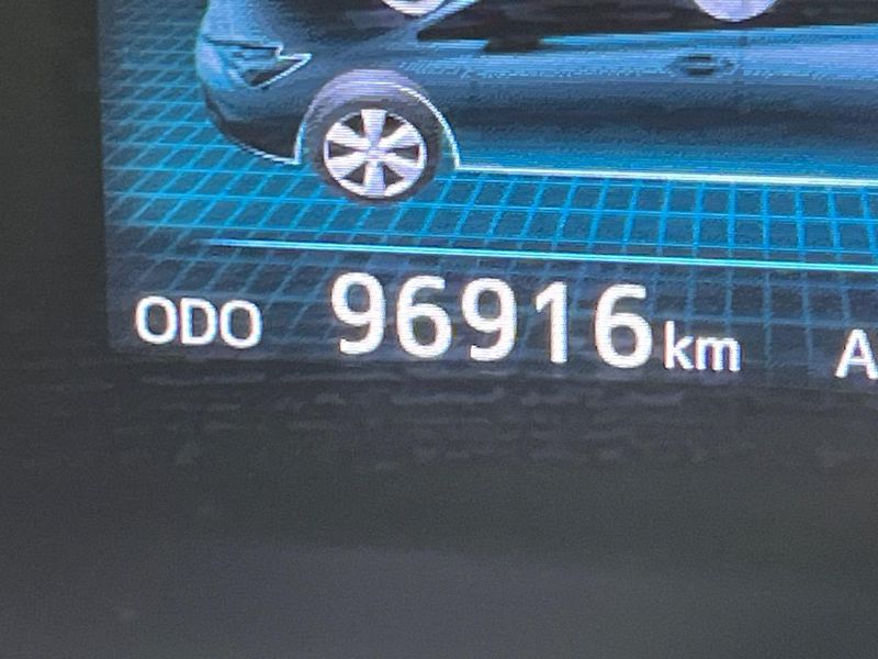2015 Toyota Prius α DAA-ZVW40W (UW-6a9f7f5b9b734)[2]