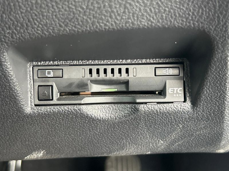 2017 Toyota Prius DAA-ZVW50 (UW-6a9f7f6071615)[13]