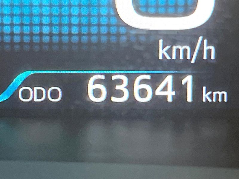 2016 Toyota Prius DAA-ZVW51 (UW-6a9f7f63d122b)[2]