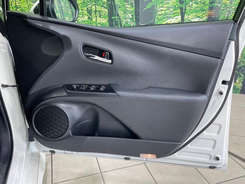 2016 Toyota Prius DAA-ZVW55 (UW-6a9f7f6c2ad5c)[6]