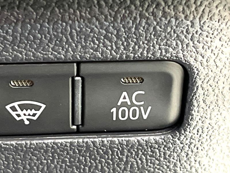 2017 Toyota Prius DAA-ZVW55 (UW-6a9f7f6c951d2)[12]