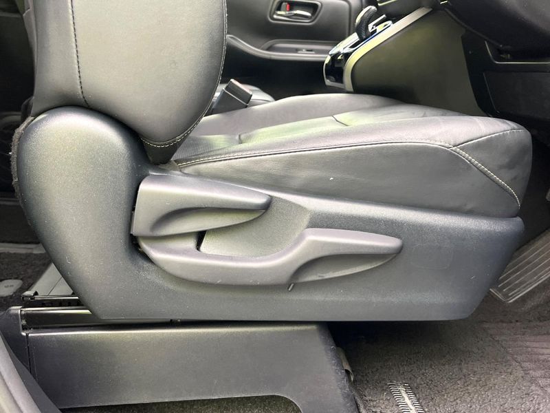 2015 Toyota Esquire DAA-ZWR80G (UW-6a9f7f755d9d4)[23]