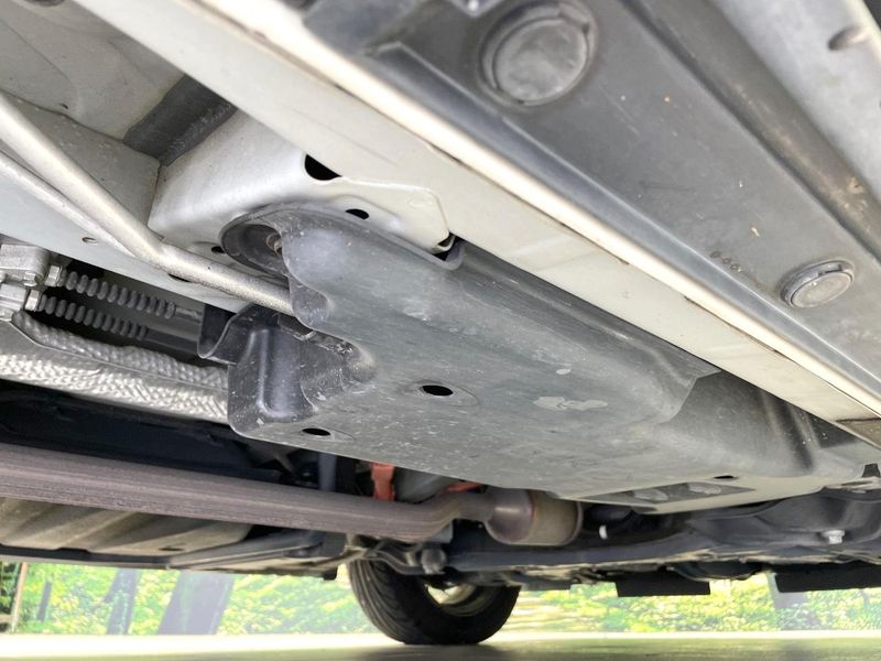 2016 Toyota Voxy DAA-ZWR80W (UW-6a9f7f7680b09)[29]