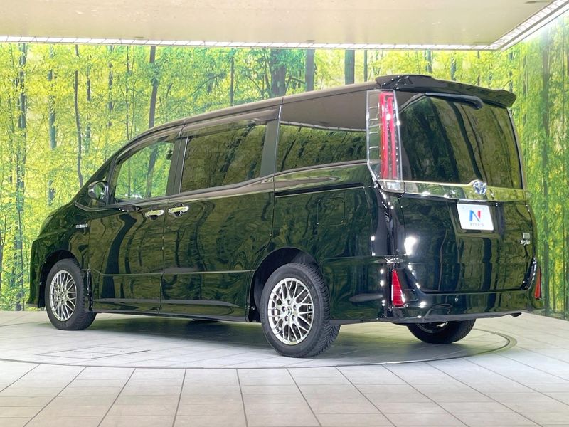 2019 Toyota Noah DAA-ZWR80W (UW-6a9f7f78bbaaa)[11]