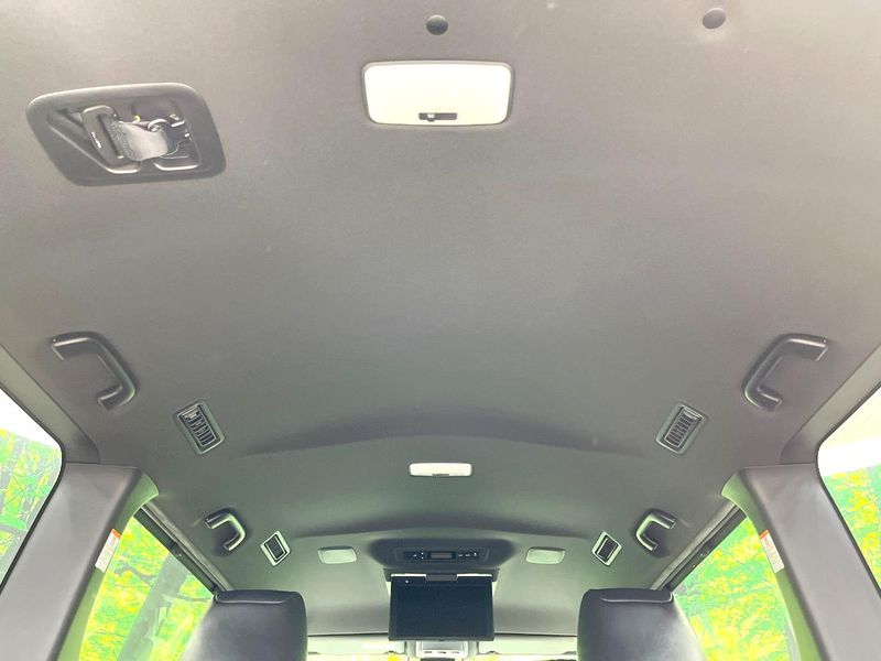 2019 Toyota Noah DAA-ZWR80W (UW-6a9f7f78cac33)[17]