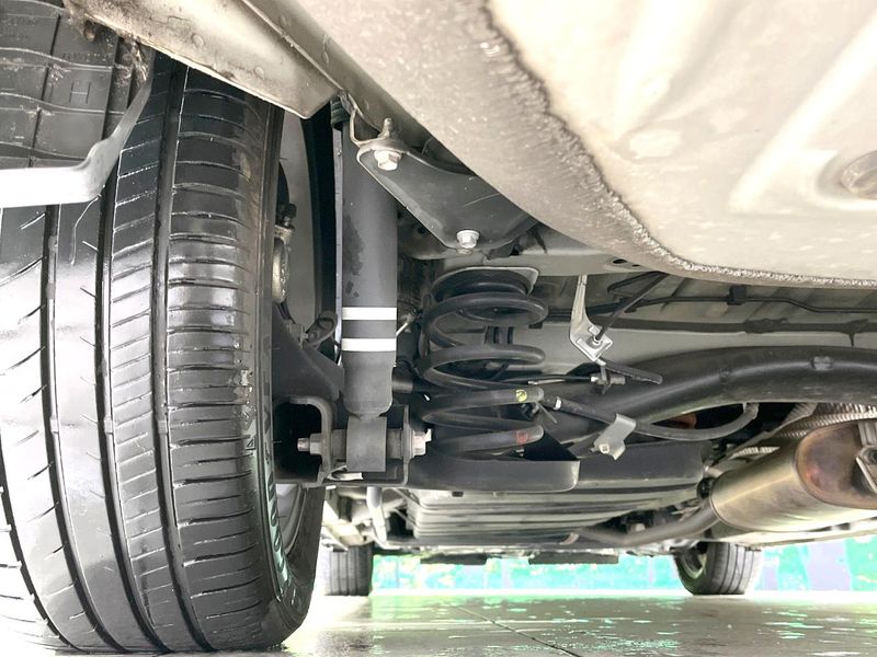 2019 Toyota Noah DAA-ZWR80W (UW-6a9f7f78cac33)[7]