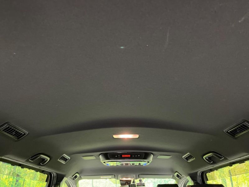 2019 Toyota Noah DAA-ZWR80W (UW-6a9f7f79a746a)[10]