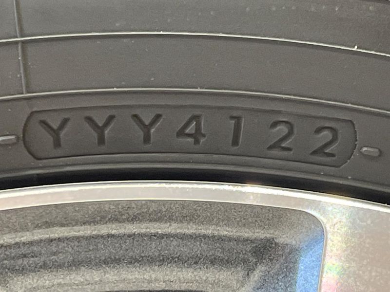 2019 Toyota Esquire DAA-ZWR80G (UW-6a9f7f79e280c)[28]