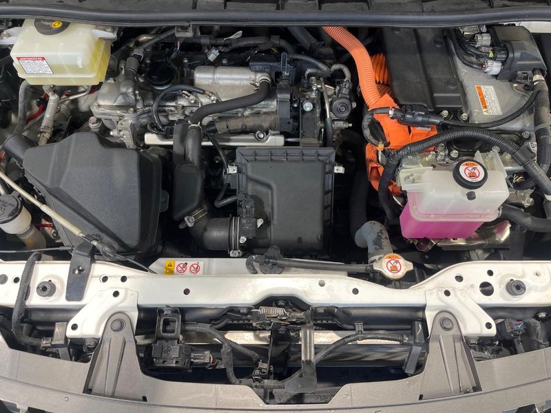 2019 Toyota Esquire DAA-ZWR80G (UW-6a9f7f79e280c)[4]