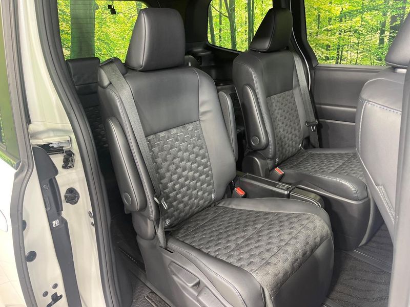 2022 Toyota Voxy 6AA-ZWR90W (UW-6a9f7f7e43f63)[8]
