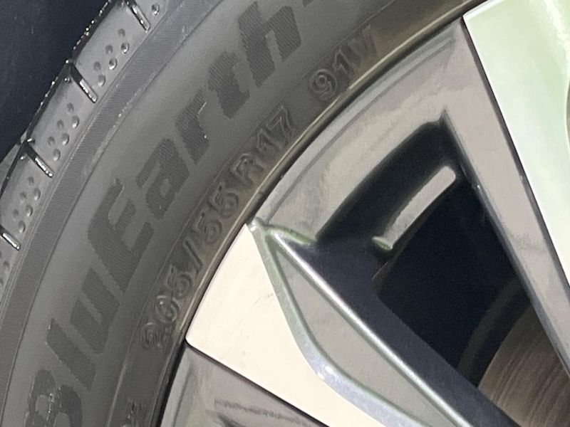 2022 Toyota Voxy 6AA-ZWR90W (UW-6a9f7f7e43f63)[15]
