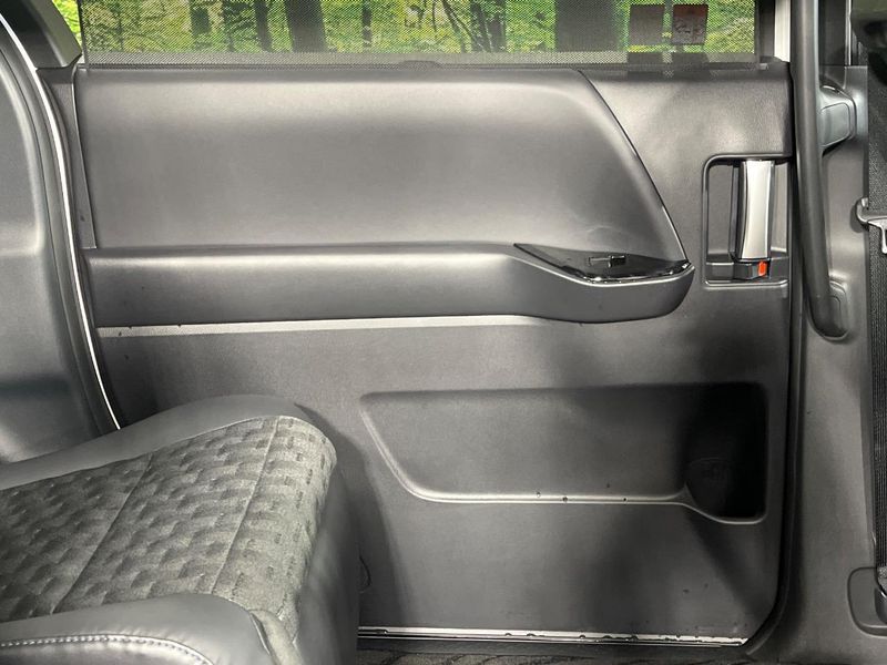 2022 Toyota Voxy 6AA-ZWR90W (UW-6a9f7f7e43f63)[11]
