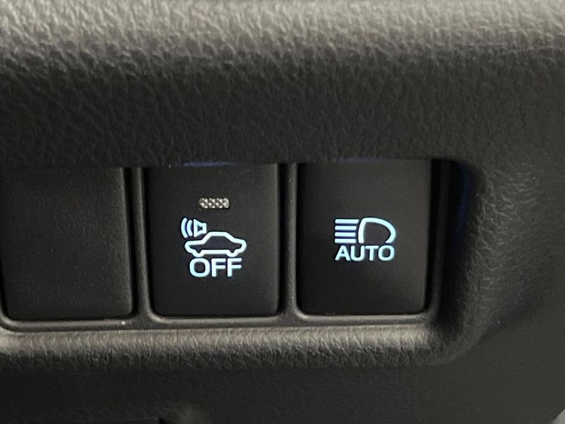 2019 Toyota C-HR DAA-ZYX10 (UW-6a9f7f8f2627d)[19]