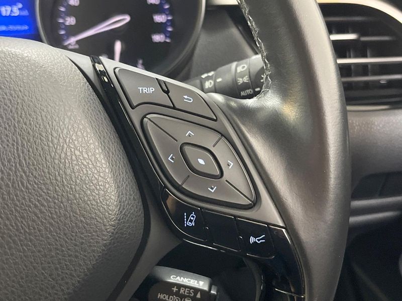 2019 Toyota C-HR DAA-ZYX10 (UW-6a9f7f8f2627d)[14]