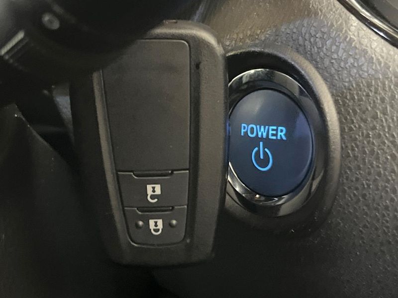 2019 Toyota C-HR DAA-ZYX10 (UW-6a9f7f8f2627d)[18]