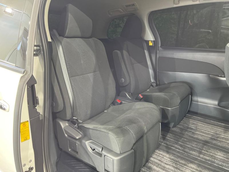 2013 Toyota Estima Hybrid DAA-AHR20W (UW-6aa0ccce57e1b)[27]