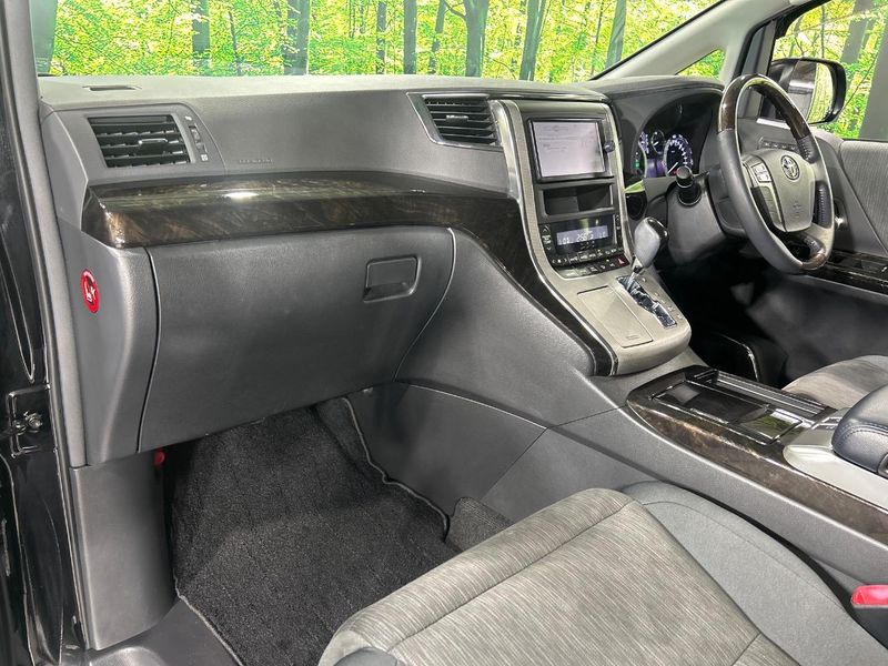 2014 Toyota Vellfire Hybrid DAA-ATH20W (UW-6aa0ccd45ce0e)[18]