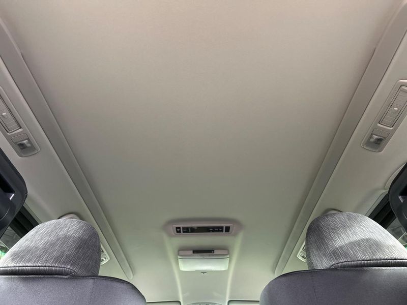 2014 Toyota Vellfire Hybrid DAA-ATH20W (UW-6aa0ccd45ce0e)[5]