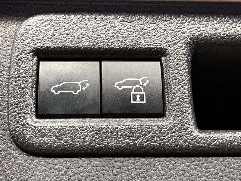2021 Toyota Harrier Hybrid 6AA-AXUH80 (UW-6aa0cce8bdbe4)[28]