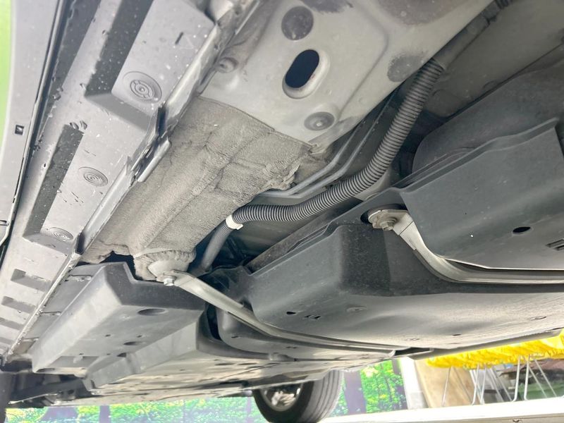 2023 Toyota Harrier Hybrid 6AA-AXUH80 (UW-6aa0cceb3dc5a)[27]