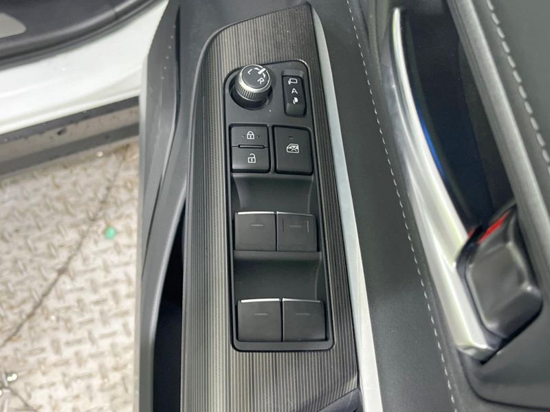 2023 Toyota Harrier Hybrid 6AA-AXUH80 (UW-6aa0cced7c884)[23]