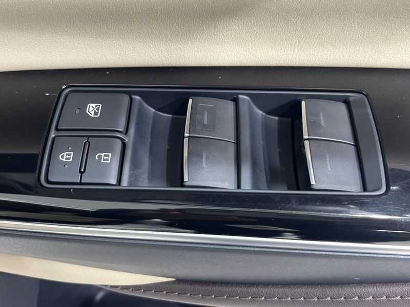 2019 Toyota Crown Hybrid 6AA-AZSH21 (UW-6aa0cd00a3613)[18]