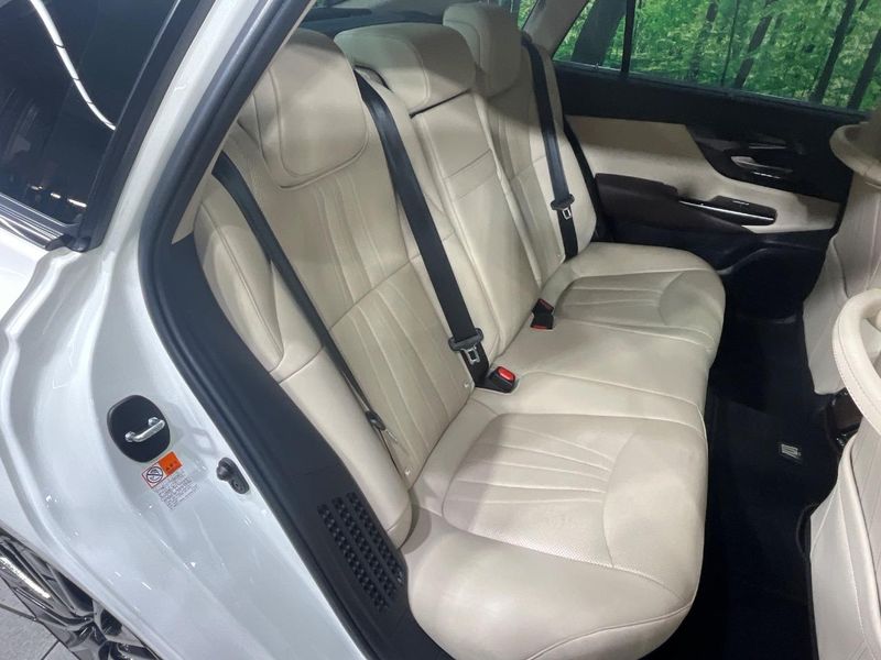 2019 Toyota Crown Hybrid 6AA-AZSH21 (UW-6aa0cd00a3613)[24]