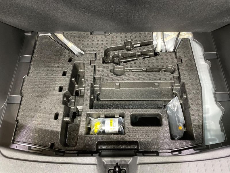 2023 Nissan Aura 6AA-FE13 (UW-6aa0cd78b4f91)[29]